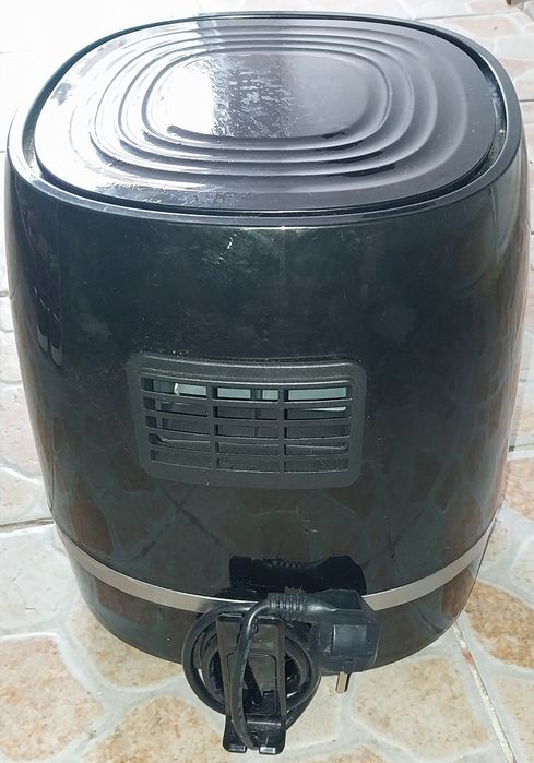 Air  fryer în stare perfectă