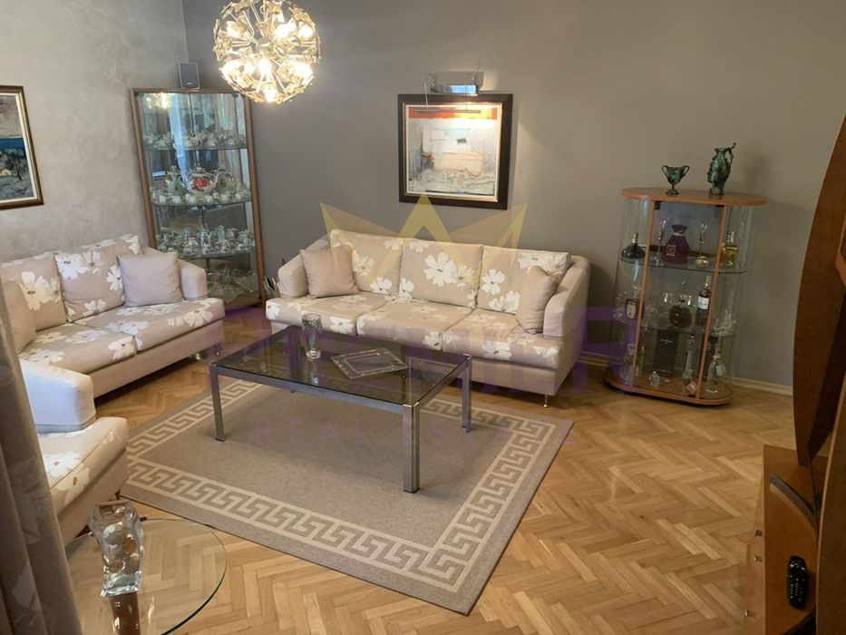 Продава се Многостаен апартамент в Бургас, Център - 140 кв.м за 2286 €/кв.м - Снимка #3