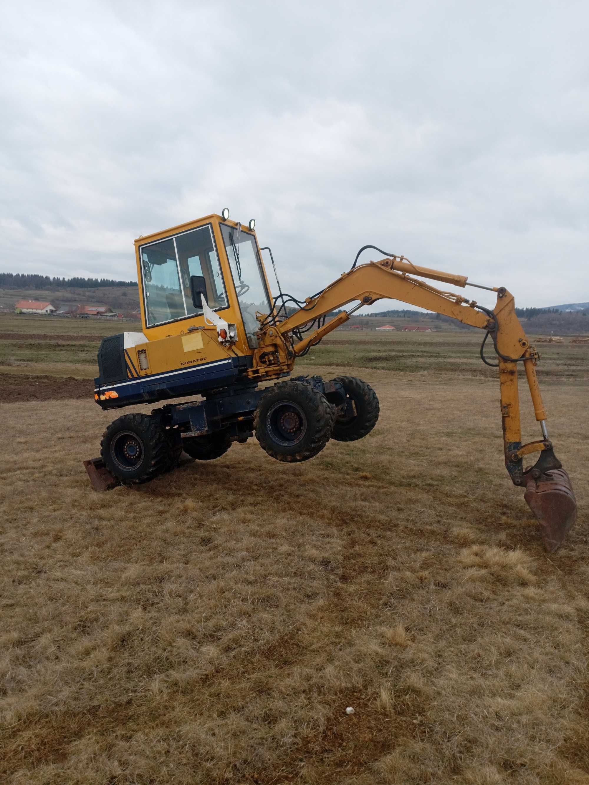 Excavator Komatsu PW30