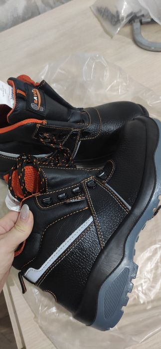 Ботинки рабочие новые