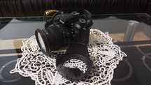 Nikon D7100 cu obiectiv Sigma DC 17-50mm si doua carduri de 64GB