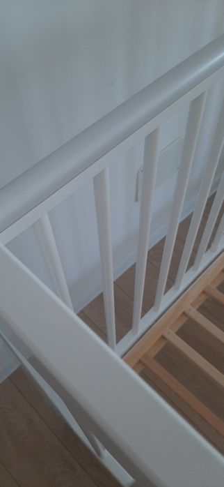 Patut din lemn cu laterala detasabila Tomi 21 + saltea cu husa