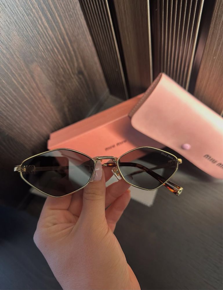 Слънчеви очила Miu Miu