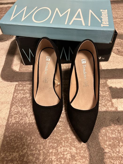 Дамски обувки на висок ток