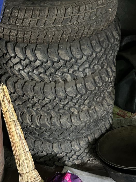 Продам зим резины на 205/75/15