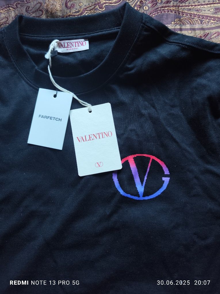 Valentino - тениска с къс ръкав