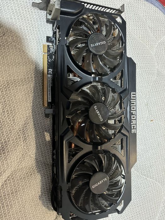 Видео карта GIGABYTE