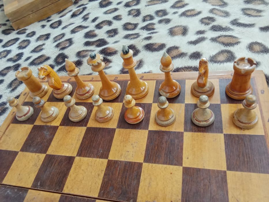 Шахматы СССР размер 40 х 40 см и 30 х 30 см