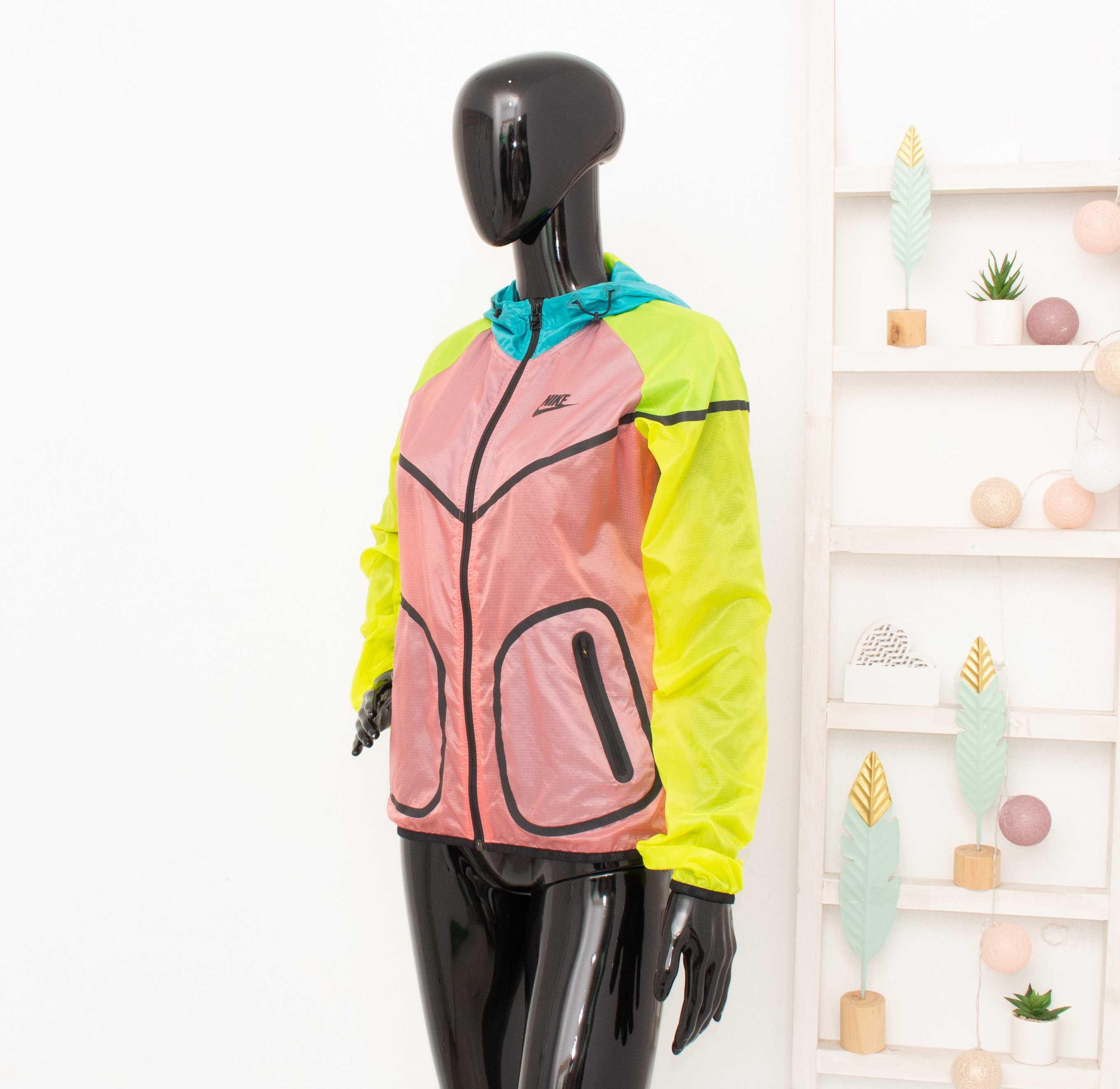 Nike Tech Hyperfuse оригинално дамско яке цветно ветровка с качулка S