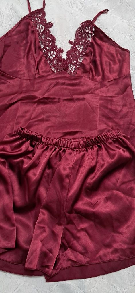 Pijamale satin Dantelă