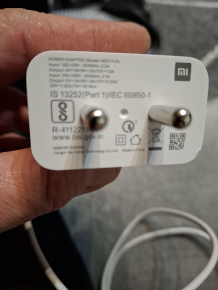 Оригинално зарядно Xiaomi 64 W .