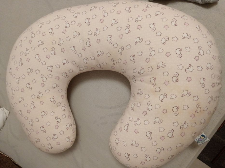 Pernă de alăptare bebe