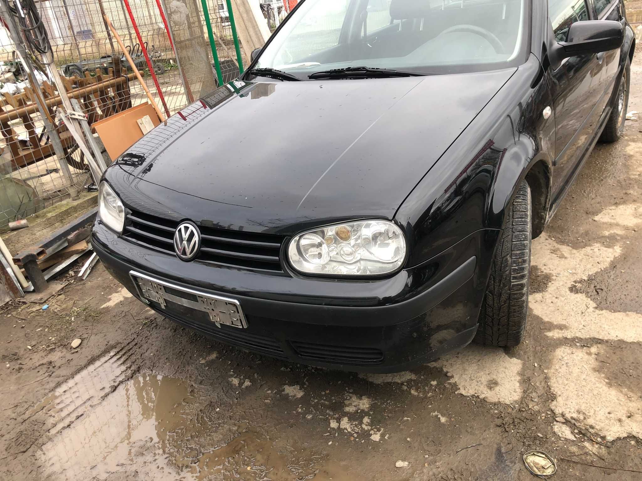 Piese din dezmembrari VW Golf 4, benzina, 1.6/16V tip motor AZD negru