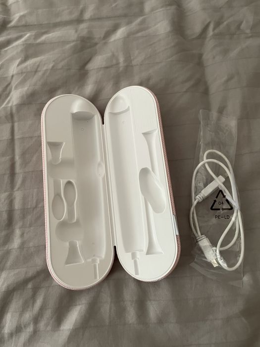 Etui nou periuța philips sonicare