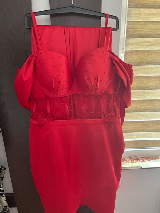 Rochie de ocazie roșie
