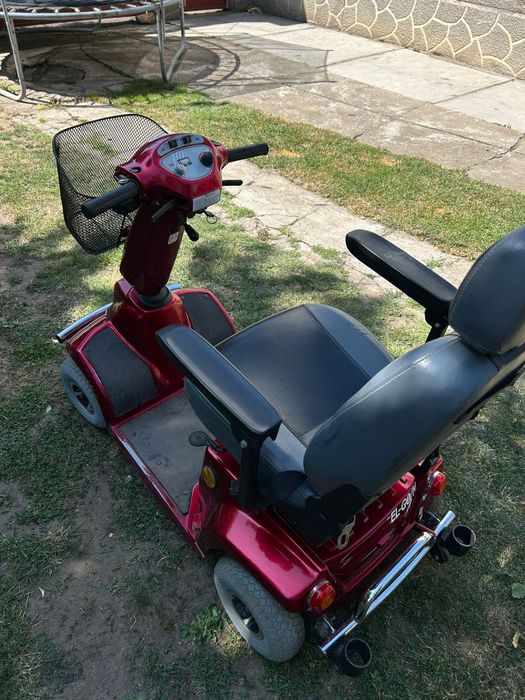 Scuter electric pentru vârstnici
