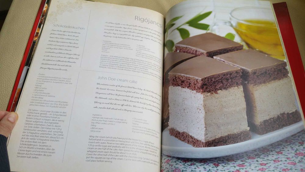 Vand Retete Traditionale Unguresti, bilingv maghiara-engleza, ca noua