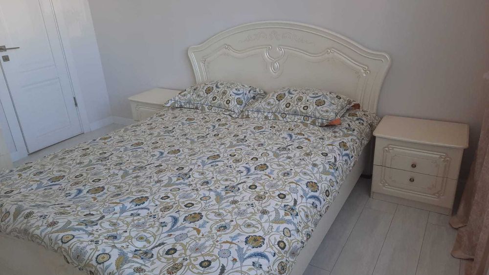 Продам кровать (200×160)с тумбами производство Беларусь,