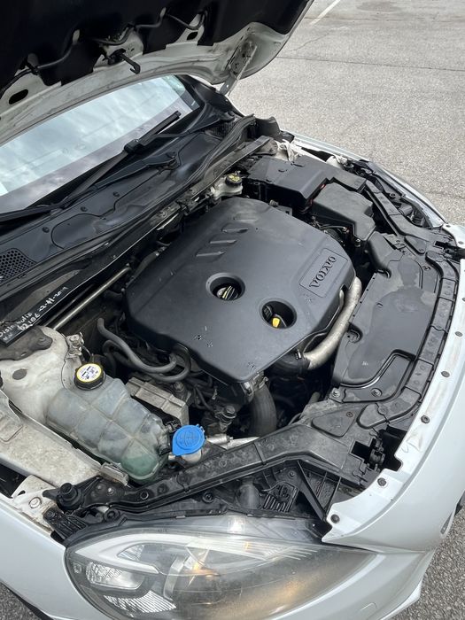 Volvo v40 1.6 дизел