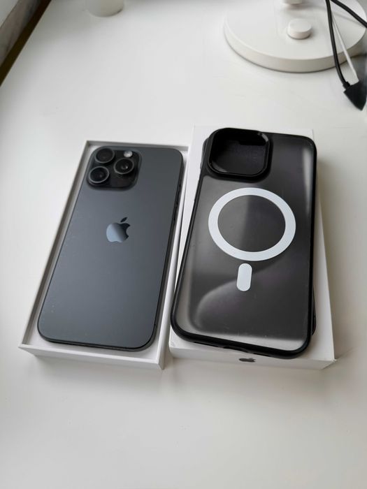 iPhone 15 Pro Max 256GB Black Titanium - без забележки в гаранция