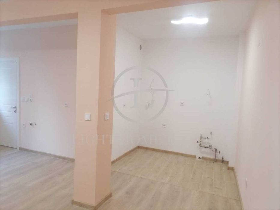 Продава се Офис в Пловдив, Кършияка - 33 кв.м за 2425 €/кв.м - Снимка #1