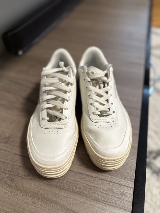 Vând Adidași Reebok