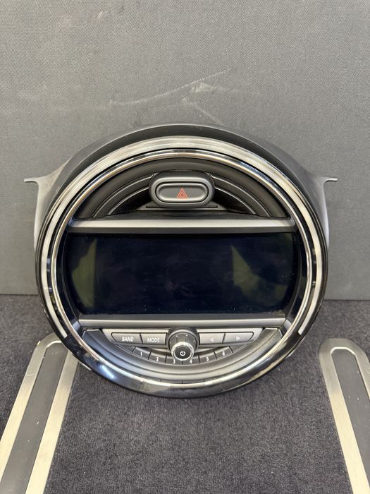 MINI F57 F54 F54 LCI F60 F55 monitor display 8.8”