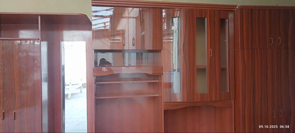 Stenka sotiladi juda yaxshi holatda yangidan farqi yoq