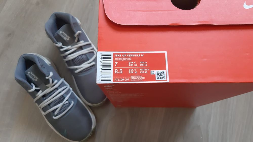 Nike Versitile 4 marimea 40