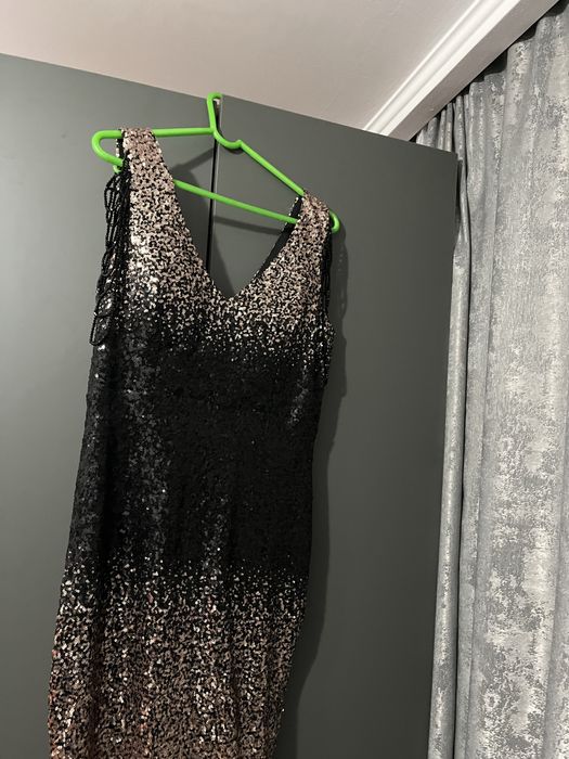 Rochie neagra cu auriu