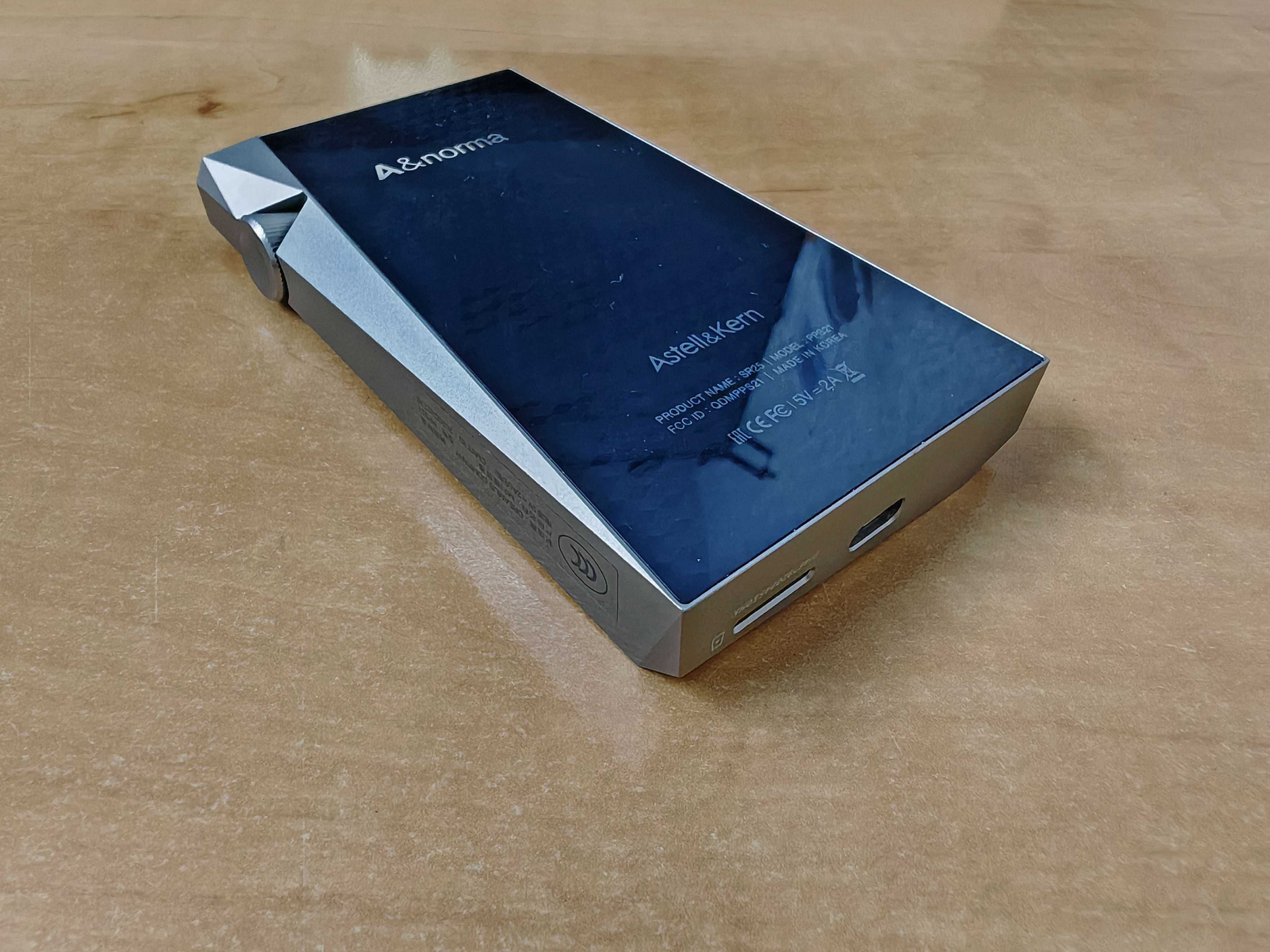 Hi-Fi плеер Astell&Kern A&norma SR25
