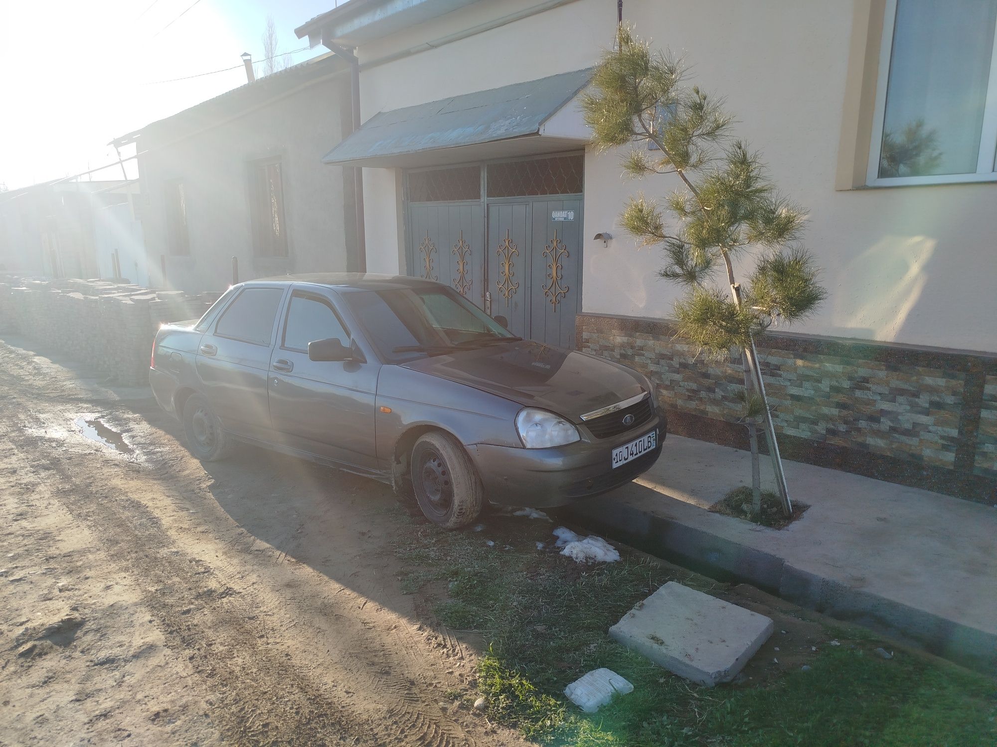 Автомобил сотилади