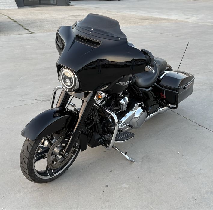 Harley Davidson Street Glide M8