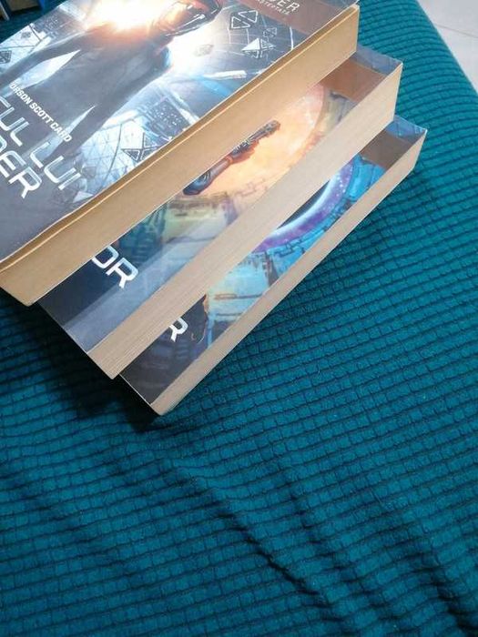 Pachet cărți Orson Scott Card – Jocul lui Ender + Saga Umbrelor