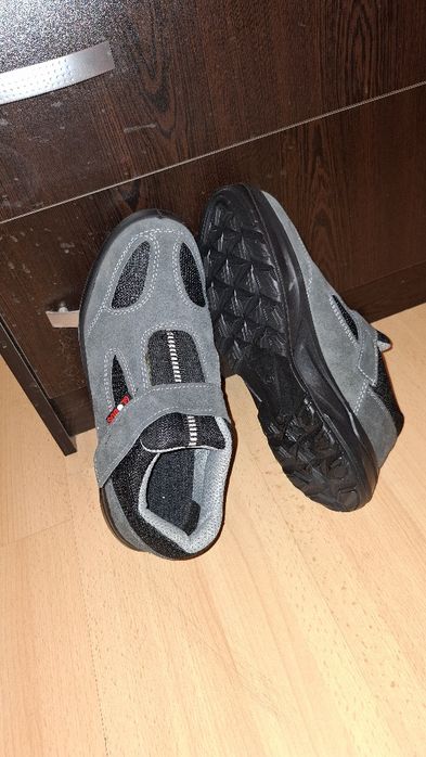 Работви обувки с бомбе  2 модела