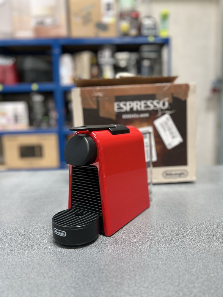 Кафемашина NESPRESSO Essenza Mini Red