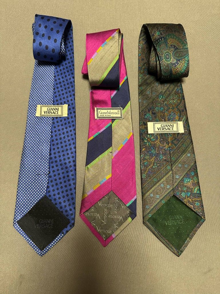 Колекция от 100 маркови вратовръзкиGucci,Dior,Kenzo,Yves Saint Laurent