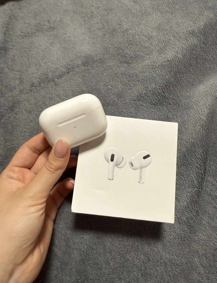 AirPods Pro Case/Кейс Оргинал 100% Отличном Состояния(без Наушника)