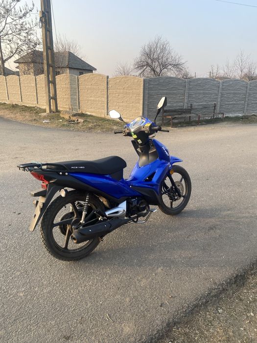 Motocicleta revolt 125cc