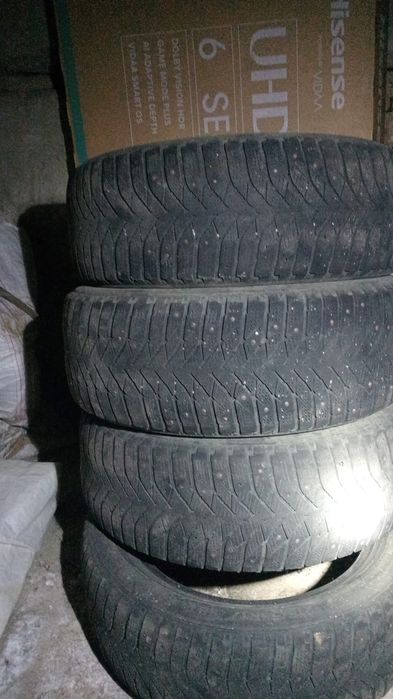 Шины зимние продам