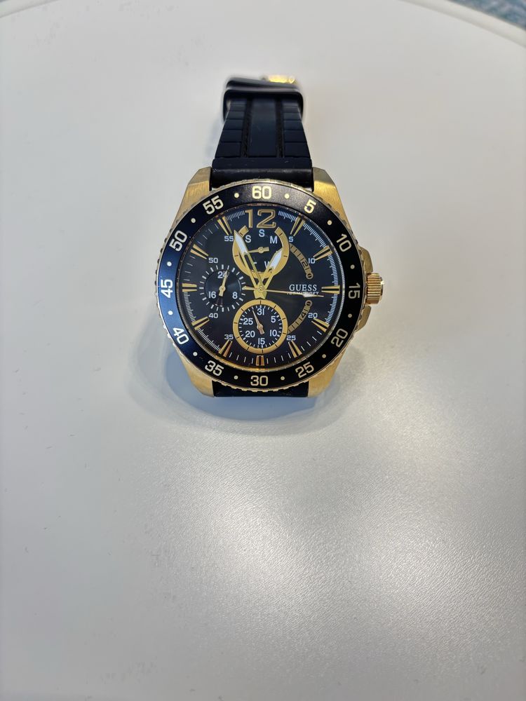 Мъжки часовник Guess W0798G3