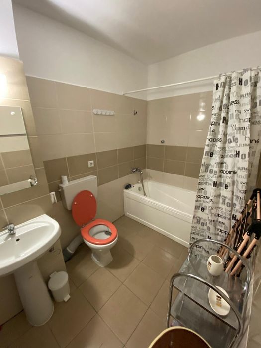 Inchiriere apartament 3 camere, bloc nou, gradina