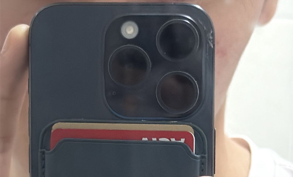 Iphone 15 pro, трещина сзади. 128гб