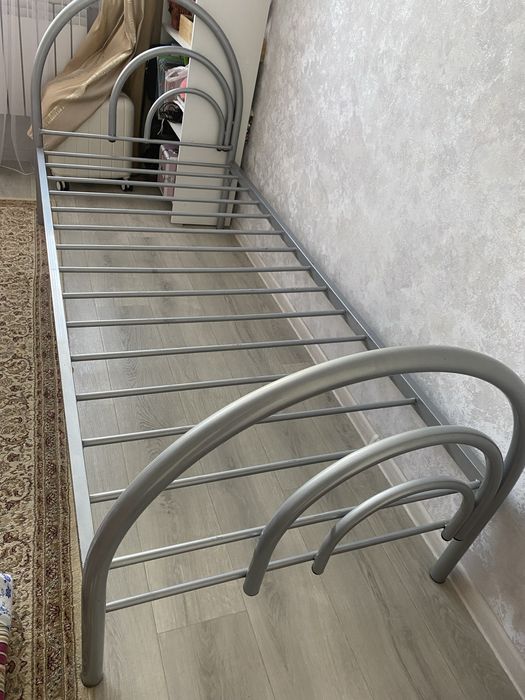 Кровать металическая