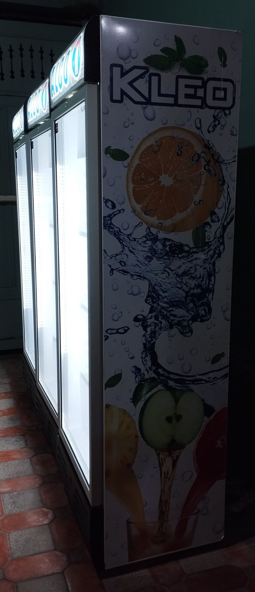 Kleo витрина холодильник сотилади