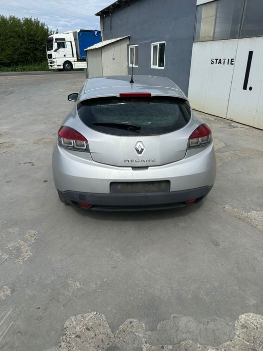 Dezmembrez Renault MEGANE 3 COUPE
