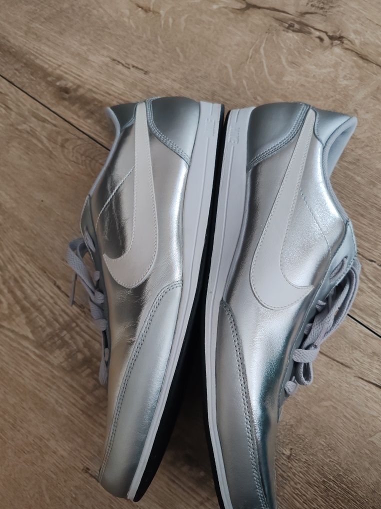 Nike  - еко кожа