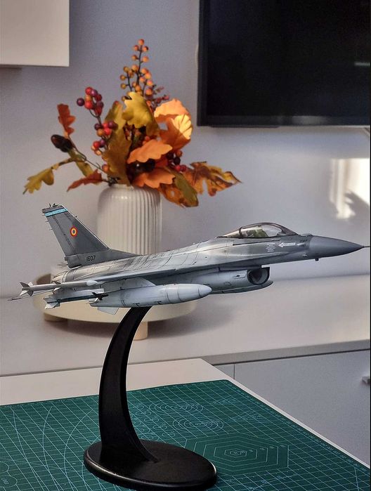 Avion F-16 A 1607 Romanesc scara 1:48