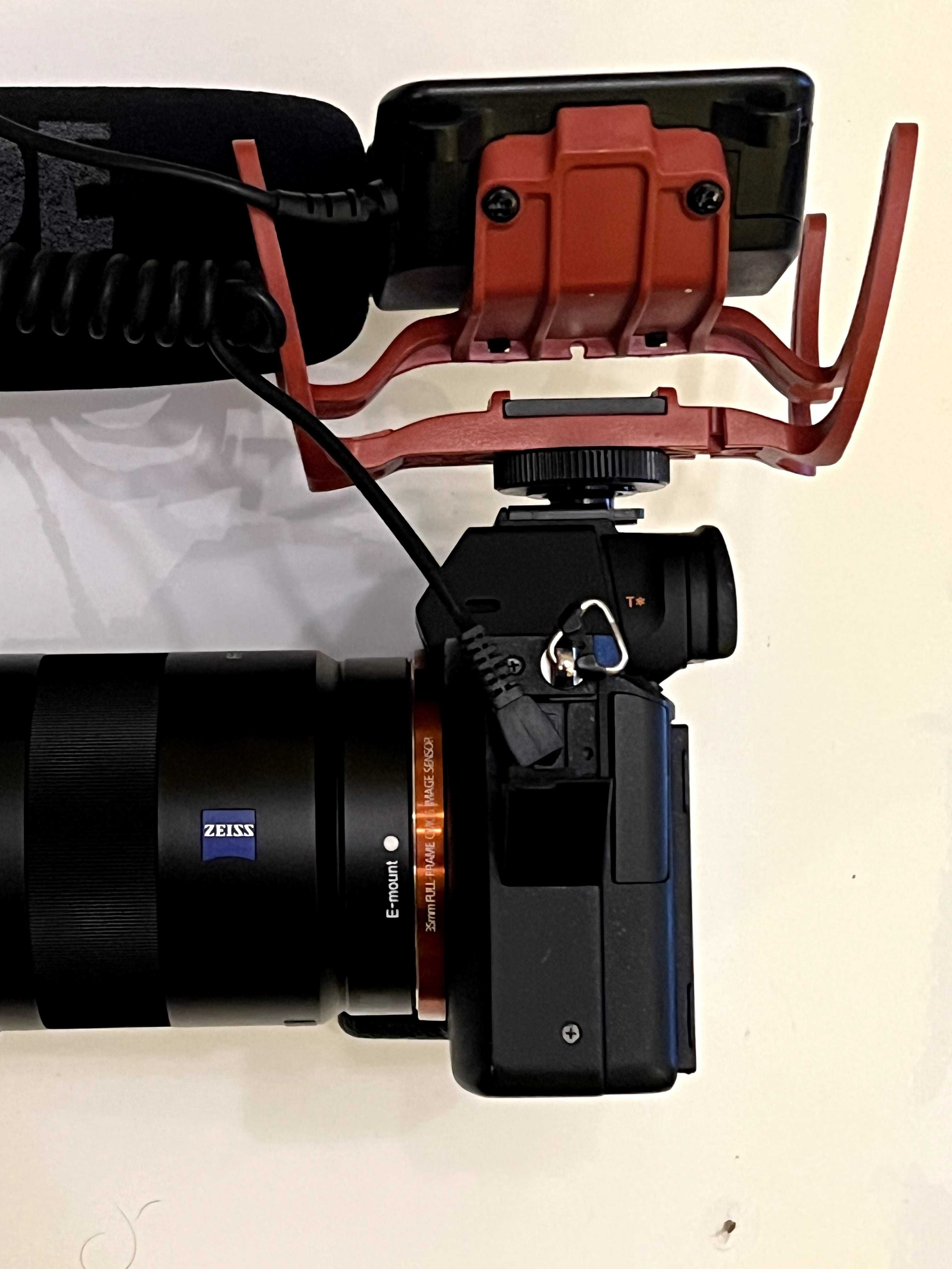 Kомплект Sony Alpha a7R II (ILCE-7RM2) със Sony Zeiss 55mm F1.8