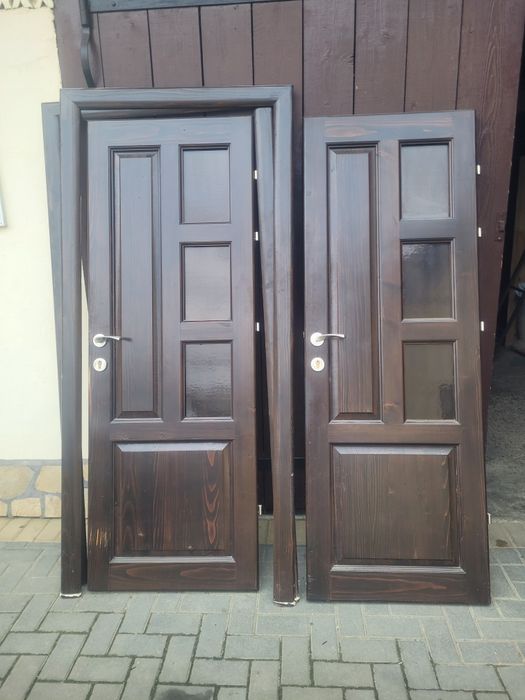 Usa din lemn masiv exterior sau interior